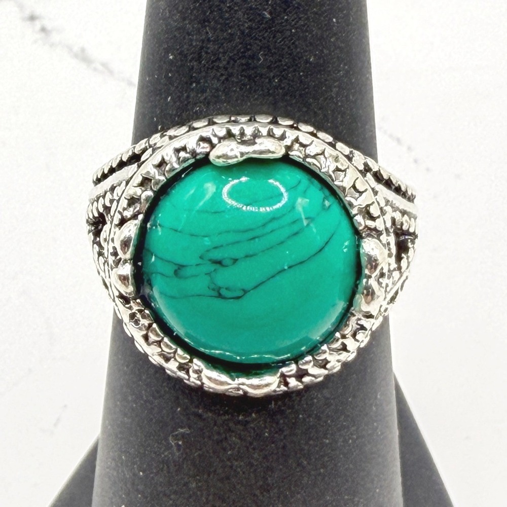 Green Glass Cabochon Ring Silver Tone Size 6.25 Stone Look Watch VIDEO
